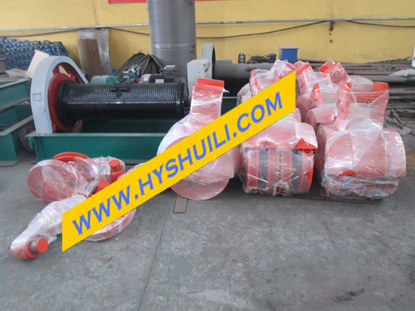 ��P���]�C(j��)